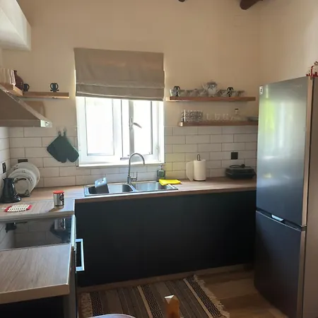 Margarita In Paralia Velikas アパート *